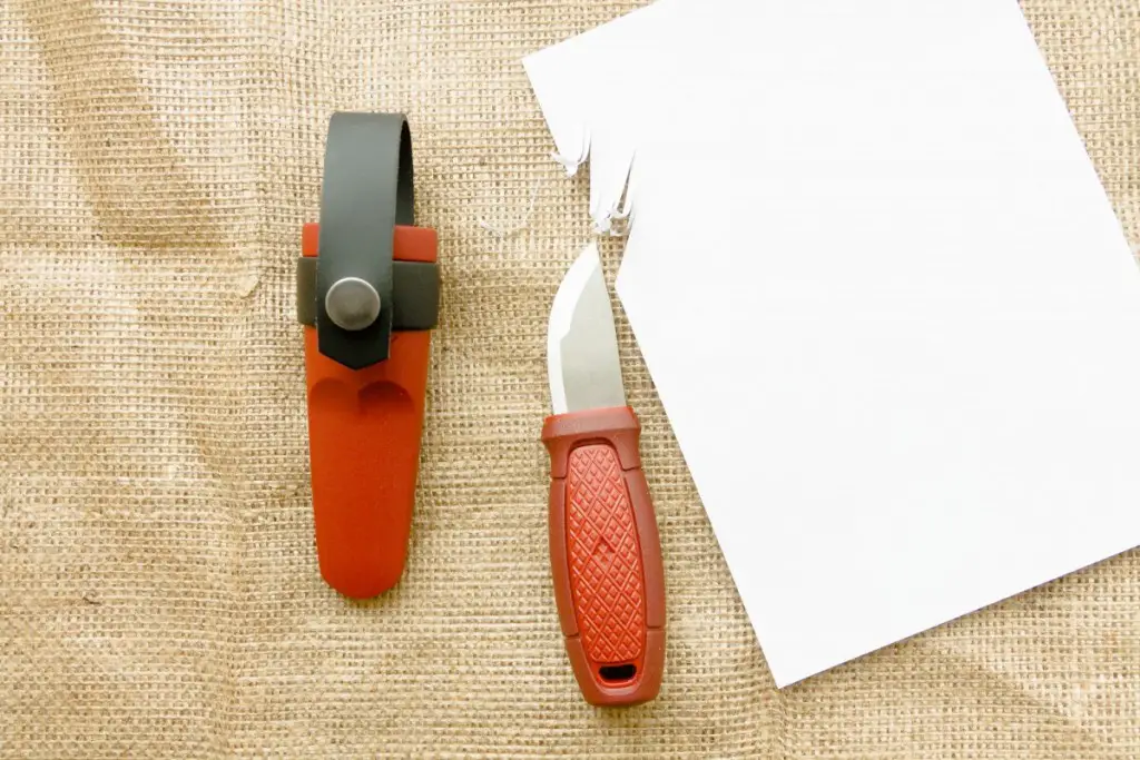 Does Cutting Paper with a Knife Dull or Hurt the Blade? Knife Manual