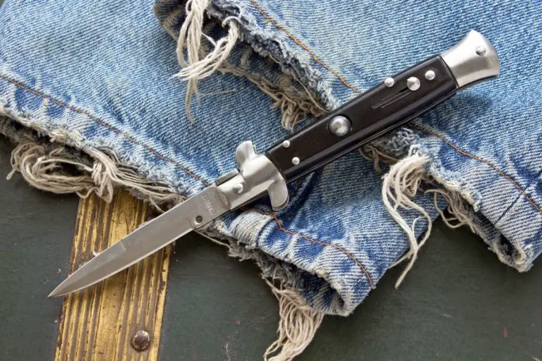 The Difference Between a Pocket Knife and a Switchblade Knife Manual