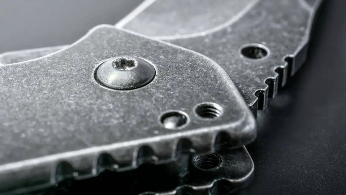 How to BreakIn and Loosen a New Folding Knife Knife Manual